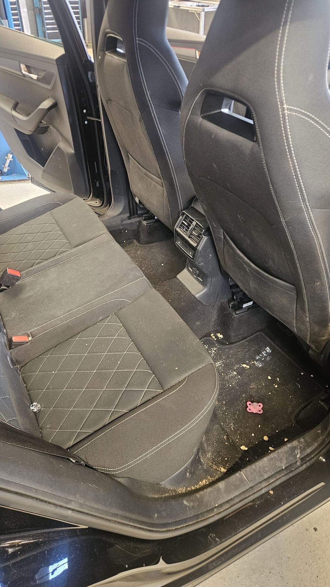 Heckbereich vor der Reinigung