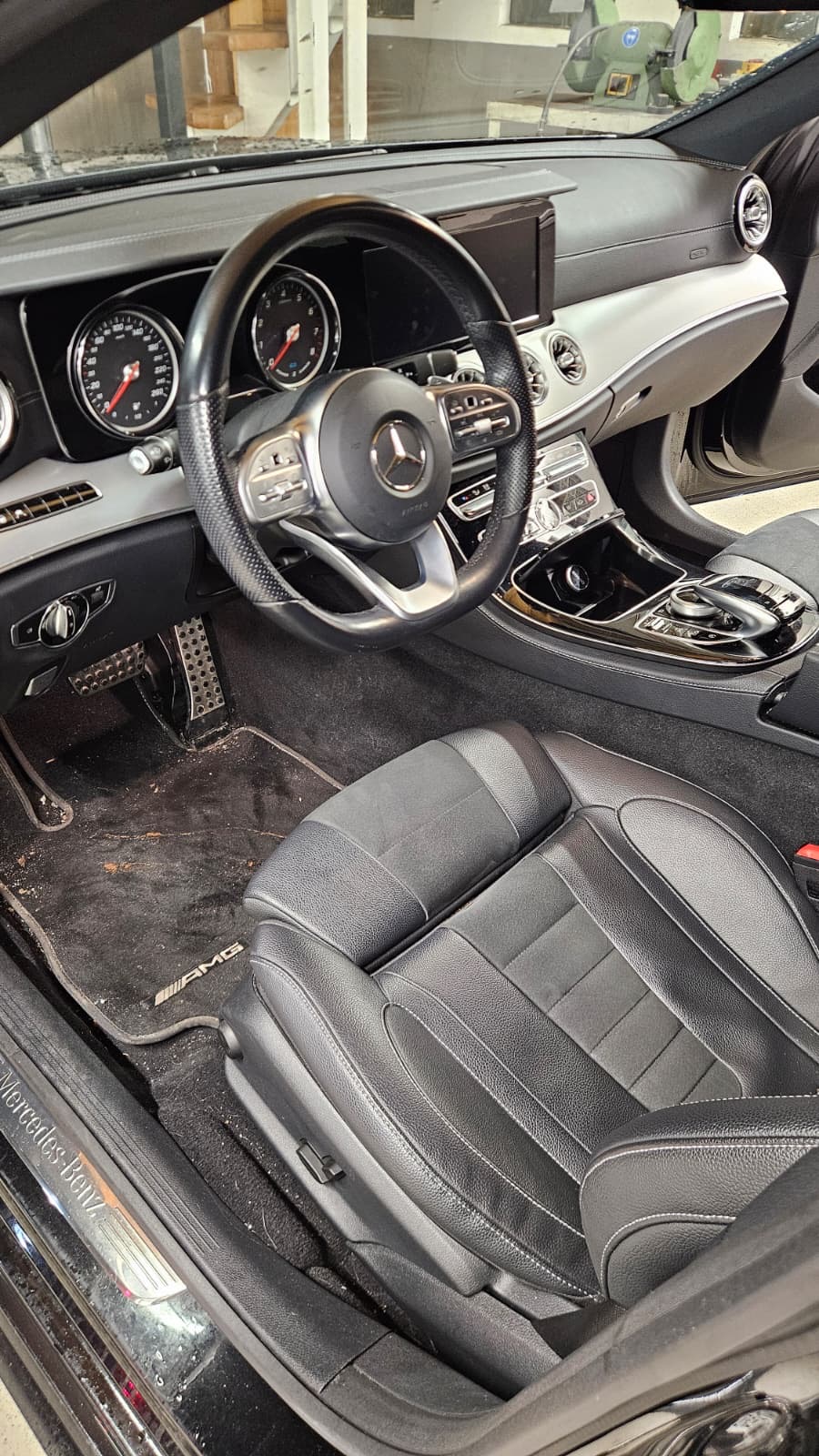 Mercedes Innenraum vor der Aufbereitung